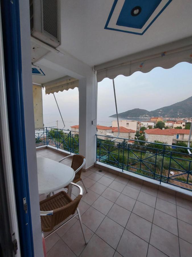 Matina Apartments Tyros Ngoại thất bức ảnh