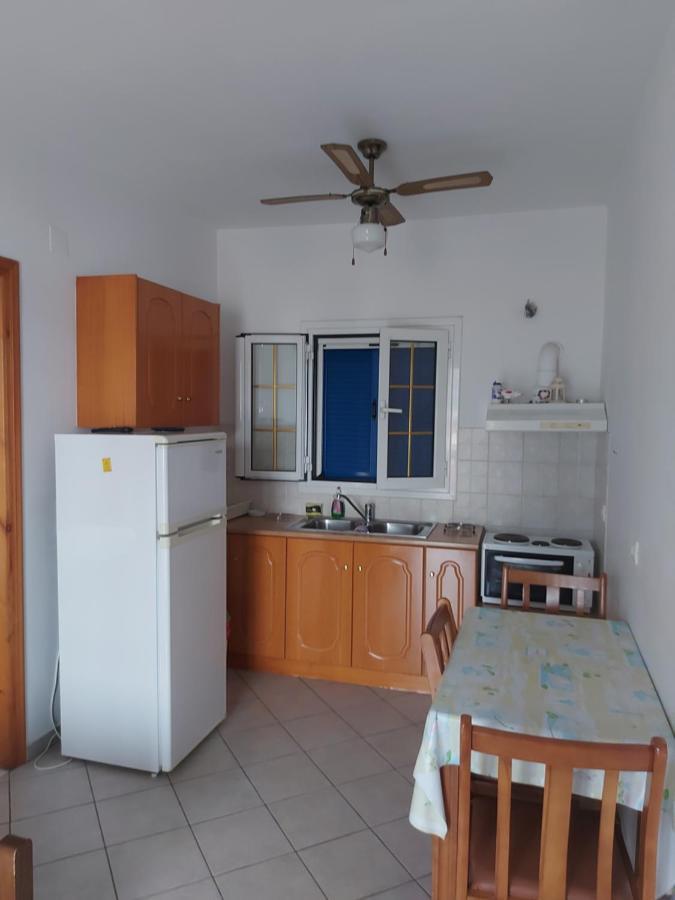 Matina Apartments Tyros Ngoại thất bức ảnh