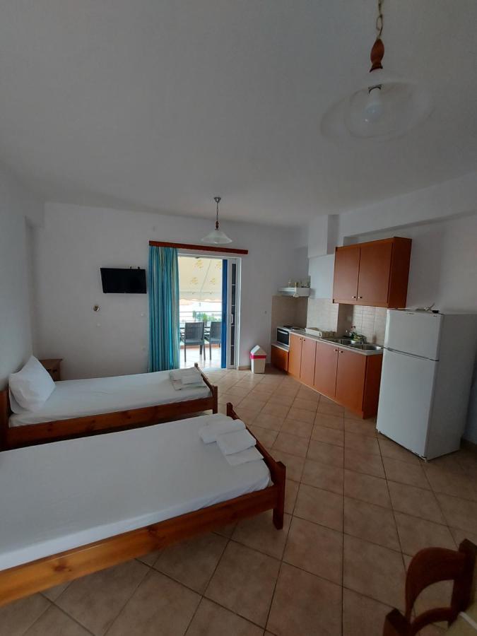 Matina Apartments Tyros Ngoại thất bức ảnh