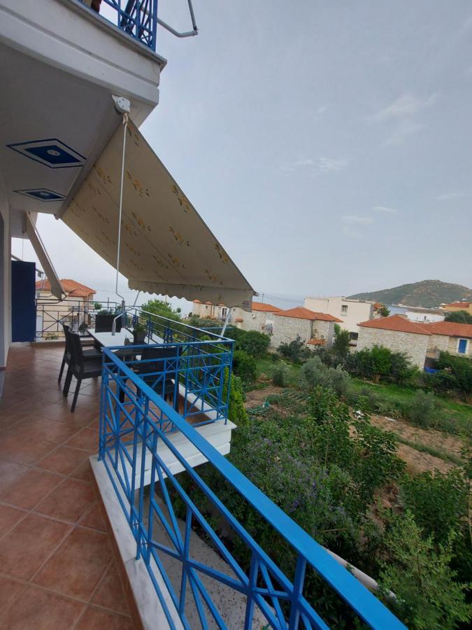 Matina Apartments Tyros Ngoại thất bức ảnh