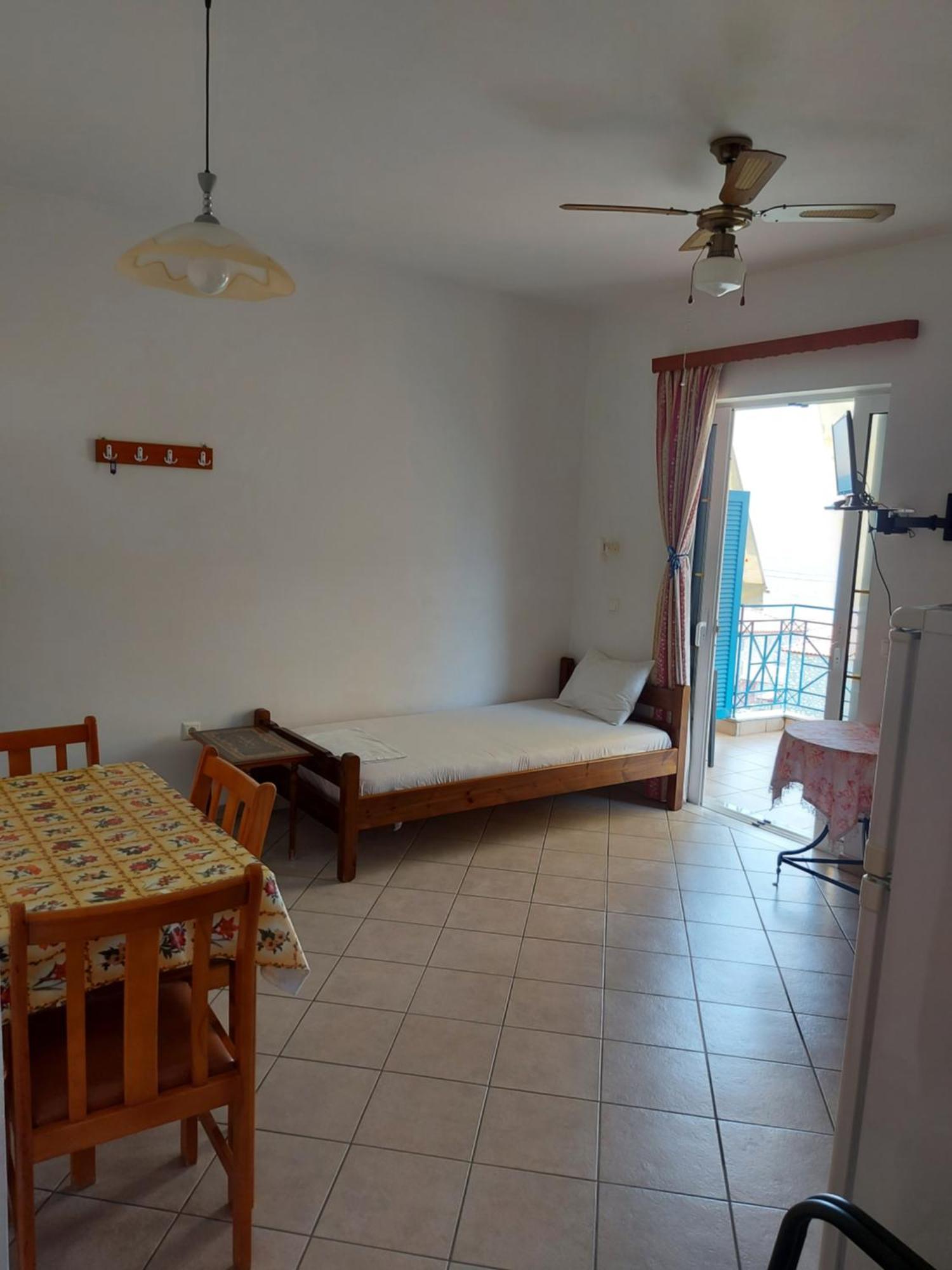 Matina Apartments Tyros Phòng bức ảnh